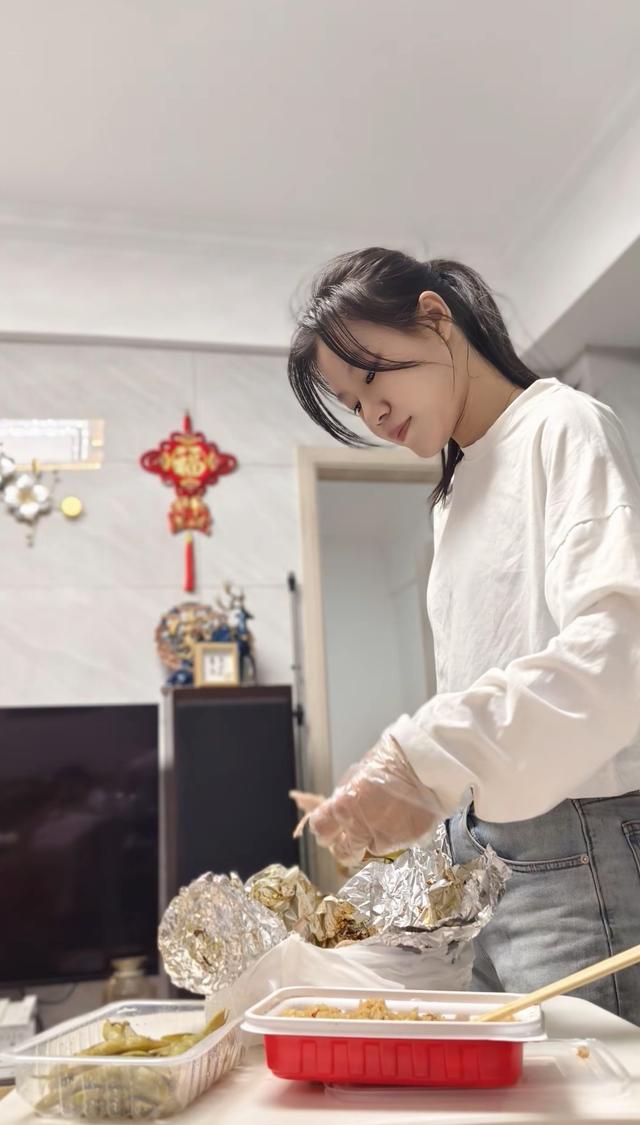 突发！广东美女胡永欢去世，年仅20岁，妈妈曝原因，前后不到30天