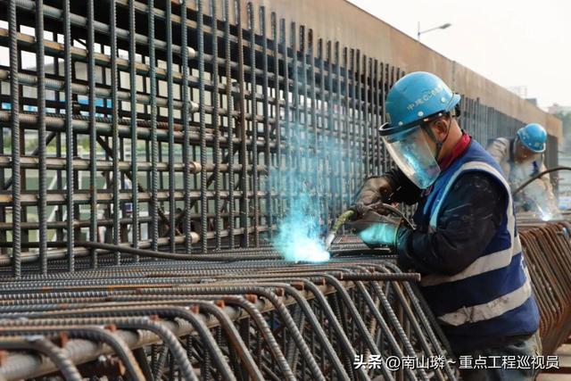 芳白城际夏茅站主体结构封顶，全线土建工程累计完成51%