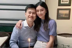 文咏珊的富三代老公，俩人看起来十分恩爱啊！图片