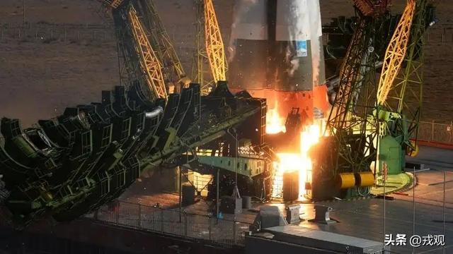 俄飞船两次遭碎片撞，还疑被美宇航员钻孔，咋救援？