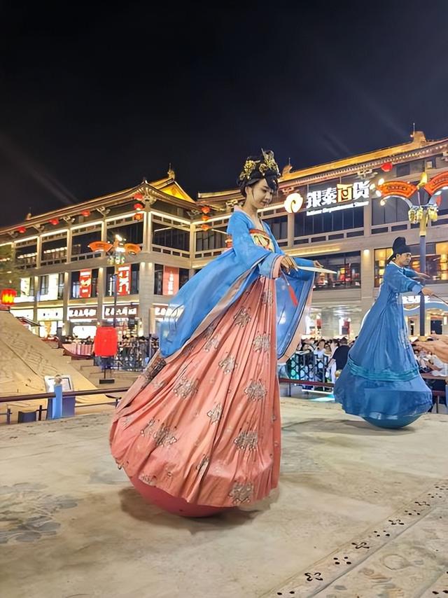 30多年的老西安掏心窝子提醒你：千万别去大唐不夜城，太扎心