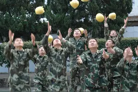 《苏菲的世界》这本书是什么内容？图片