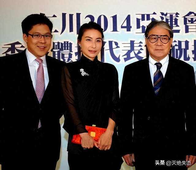 霍震霆也没想到，被寄予厚望的儿媳郭晶晶，竟遭到一个这么大教训