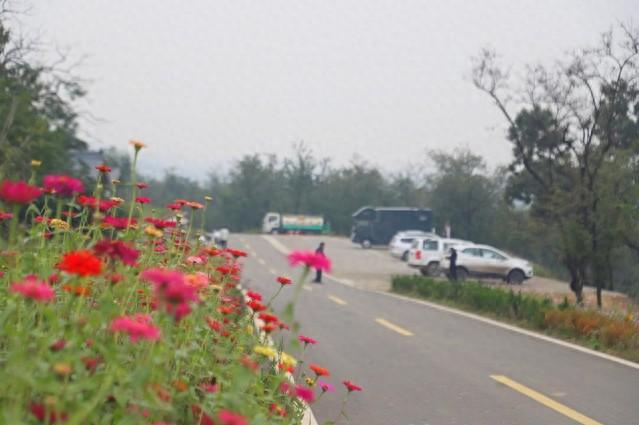 一条旅游环线 唤醒沉睡山村