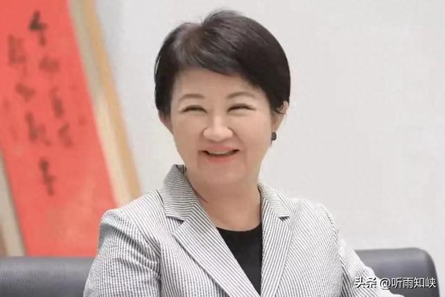蓝营变天，又有人宣布角逐！郑丽文这回尴尬了，老干新枝之争开始
