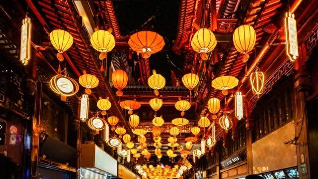我听到心的呼唤，要让那些属于中国的节日真正绽放出应有的光彩