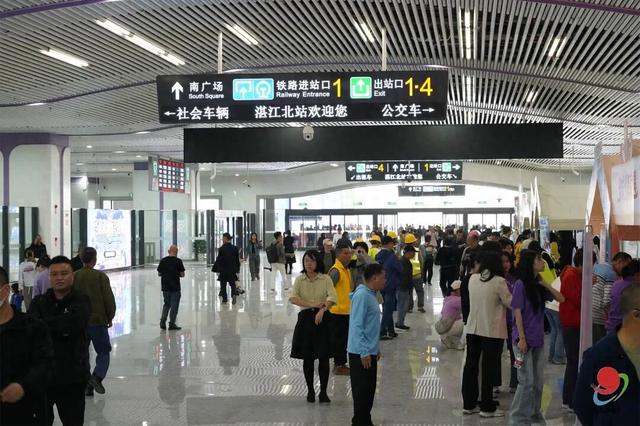 建议全国高铁站按这个卷！湛江把市集搬进高铁站，出站即玩！