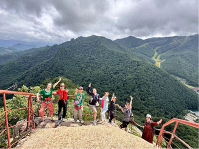 退休旅游新方式走红，幸福万家旅行社以定制走亲式服务点亮银发旅途