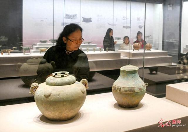 方寸展柜藏青铜文化