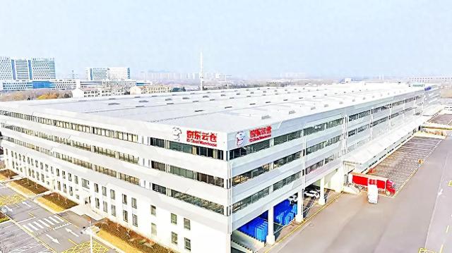 托盘四向穿梭车与AS/RS首次结合 哥伦布探索库前搬运效率新方向