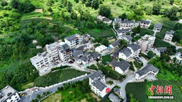 “候鸟”旅居 贵州大方小村庄的“避暑经济”持续升温