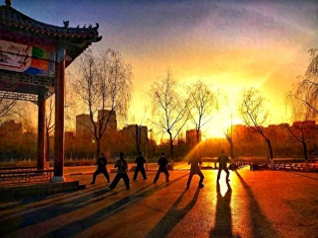 中指领架子松沉圆转，中指引内气周身鼓荡——真实炼劲经历