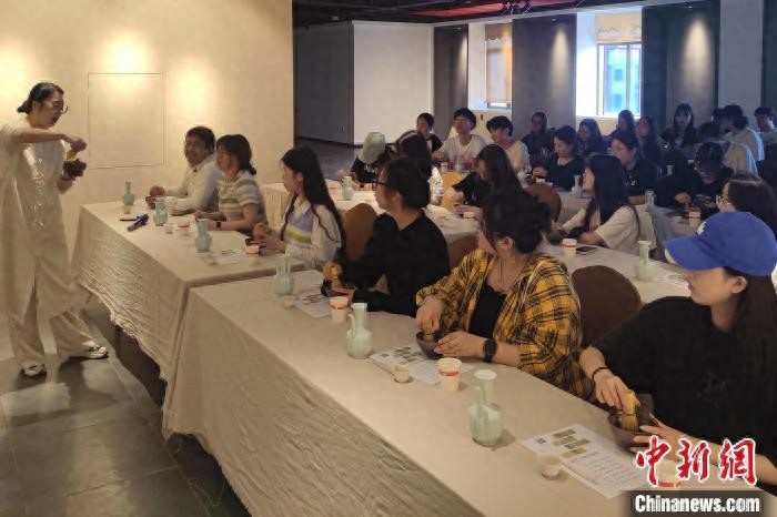 华侨大学境外生泉州海丝文化研学_华侨大学泉州校区_境外生泉州南音梨园戏体验