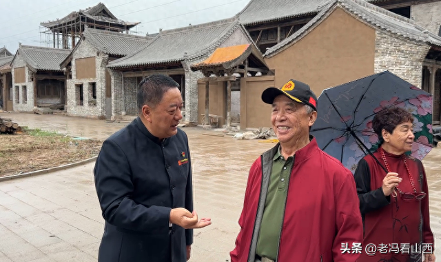 退伍老兵欧阳利尧一行在中国清徐关帝城 共话文化传承与红色基因