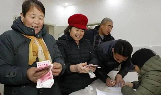 中央定调！退休新规2030年分水岭显现，部分人员或将面临双重压力