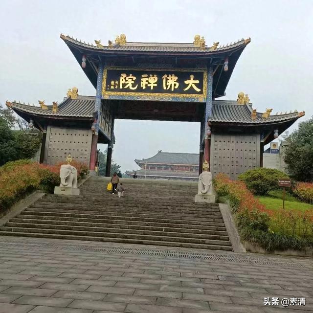 禅院寻静，峨眉的心灵之旅