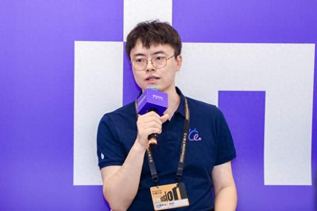 13个模型造一个AI歌手、智能体的限制在哪里……外滩大会的科创青年都在想什么｜2025外滩大会