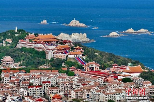 福建妈祖故里引游人