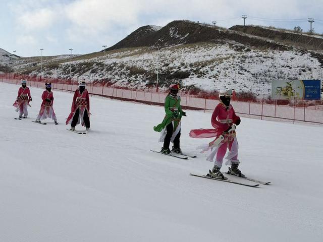 新疆昌吉州“冬游天山别样暖”冰雪嘉年华启幕