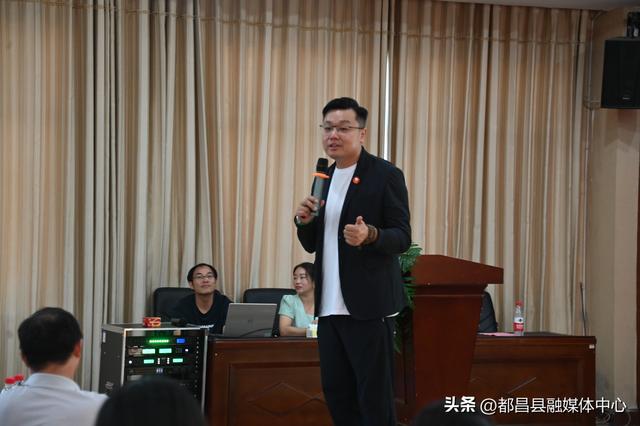 我县组织开展AI技术培训 助力本土企业数字化转型