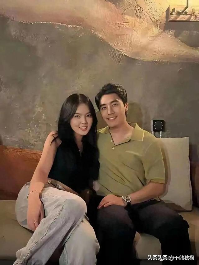 李咏女儿法图麦晒男友,眼光不错,男友五官端正浓眉大眼眉清目秀