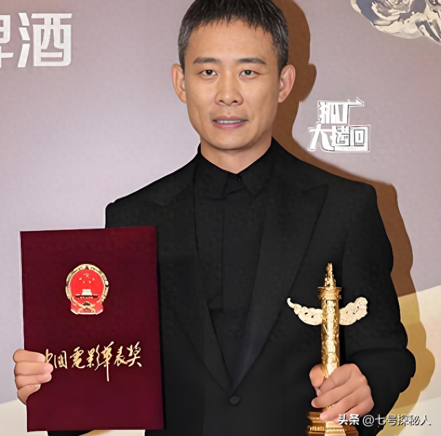 带着儿子倒贴嫁给张译，如今19年过去，才知道她嫁得有多值