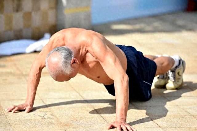 身体里藏着“逆龄密码”！每天练肌肉，激活全身抗衰力，效果惊人