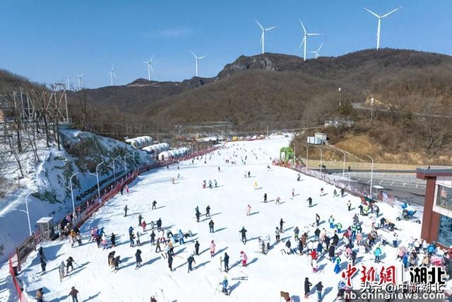 “温泉+滑雪”冷热交融 湖北襄阳丰富冬游产品