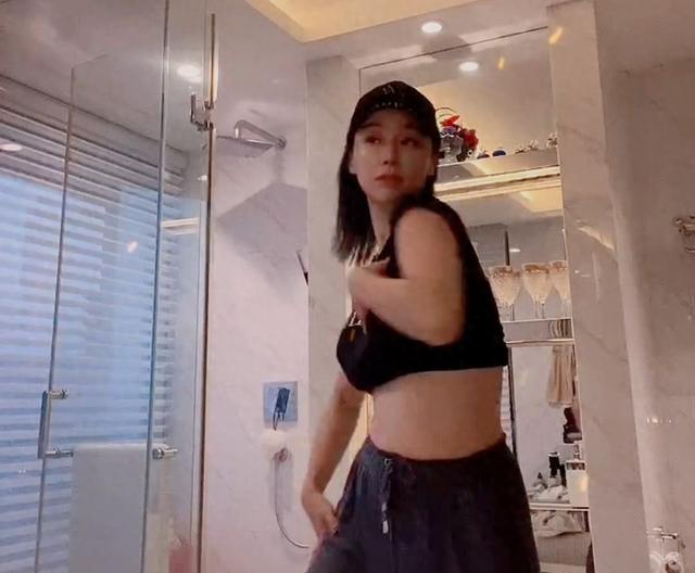 姚芊羽整容（国民媳妇姚芊羽疑整容本人连称无奈）