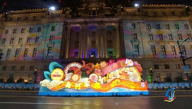 “老家河南”花车绚丽绽放黄浦江畔