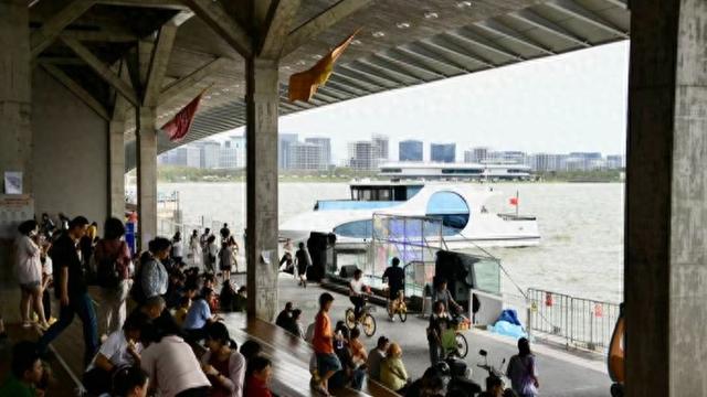 一天玩不够！长假期间，上海这个地方景区商圈人气爆棚、酒店近乎满房