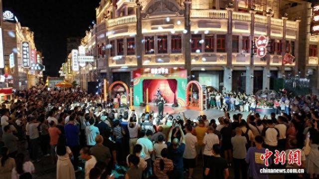 广西梧州推出沉浸式主题游 民众“穿越”感受岭南文化