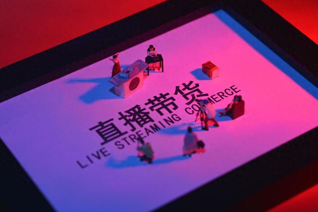 董宇辉单飞1年3个月，“东方小孙”也离席东方甄选，俞敏洪还剩下谁？