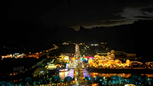 武陵源夜色“上新” 来索溪河畔解锁夜游新姿势