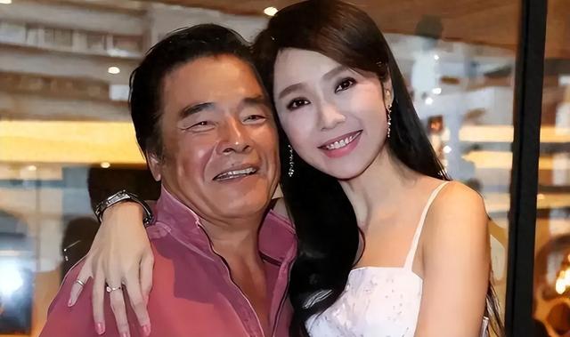 “6个老婆”同住一屋，每人每月7万零花钱，71岁又娶第七房小娇妻