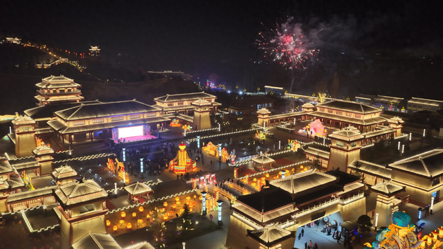 锣鼓喧天迎宾客 铁花璀璨耀祁山——这里的年味直接拉满