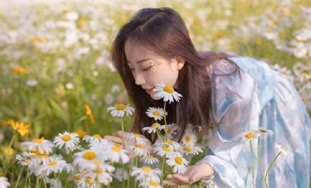 我55岁	，已经绝经了，前阵子跟一个比我大八岁的老头在一起