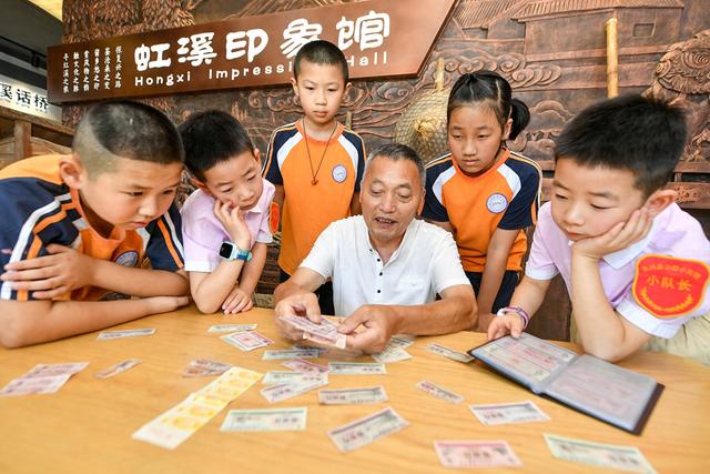 从算盘到算法，从票证到指纹：中国家庭购物车的70年变迁
