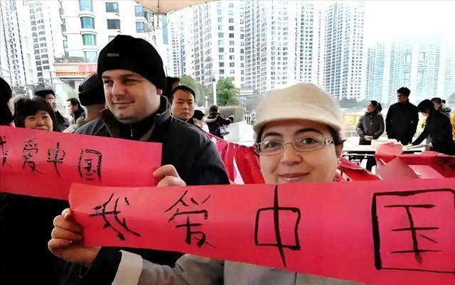 藏不住了！2000万老外“偷摸”涌入中国，这波热潮我们迎来了什么