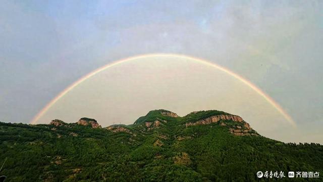 雨后浪漫！济南南城傍晚现绝美彩虹与晚霞