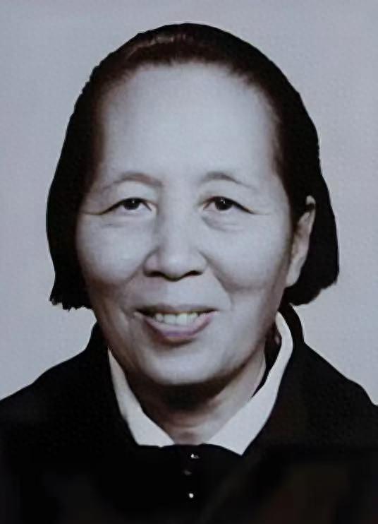 “李源潮”的母亲吕继英简介：18岁入党，江苏妇女解放运动的先驱