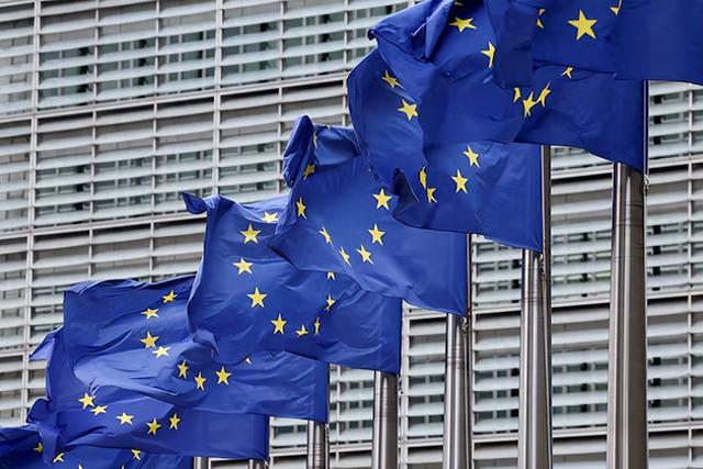 欧盟多国考虑对930亿欧元美国商品加征关税以反制特朗普关税威胁，英国首相称美对北约盟国加税是错误