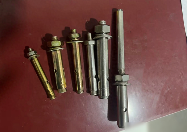 确定膨胀螺栓打孔深度和打孔直径的方法（如何打膨胀螺丝洞打多深学完这个技巧）