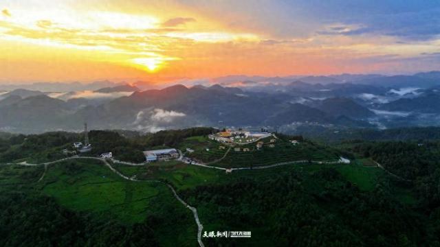 凤冈柏梓顶获评国家3A级旅游景区