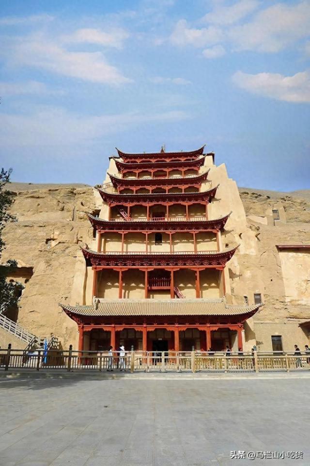 甘肃旅游，总要去趟敦煌吧！保姆级攻略收好！