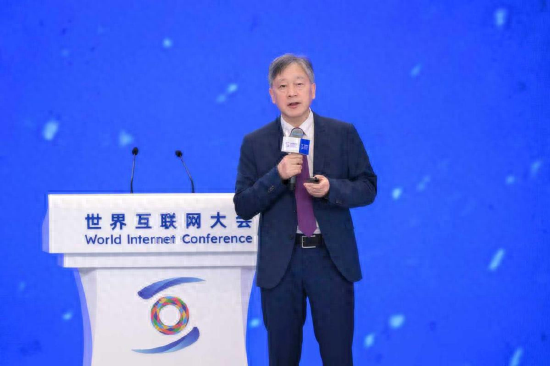 欧洲科学院院士金耀初：类脑计算与具身智能结合，能让大模型产生自主学习能力