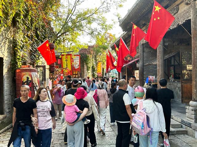 中国假期引全球关注：当中国人涌向世界，世界也涌向中国