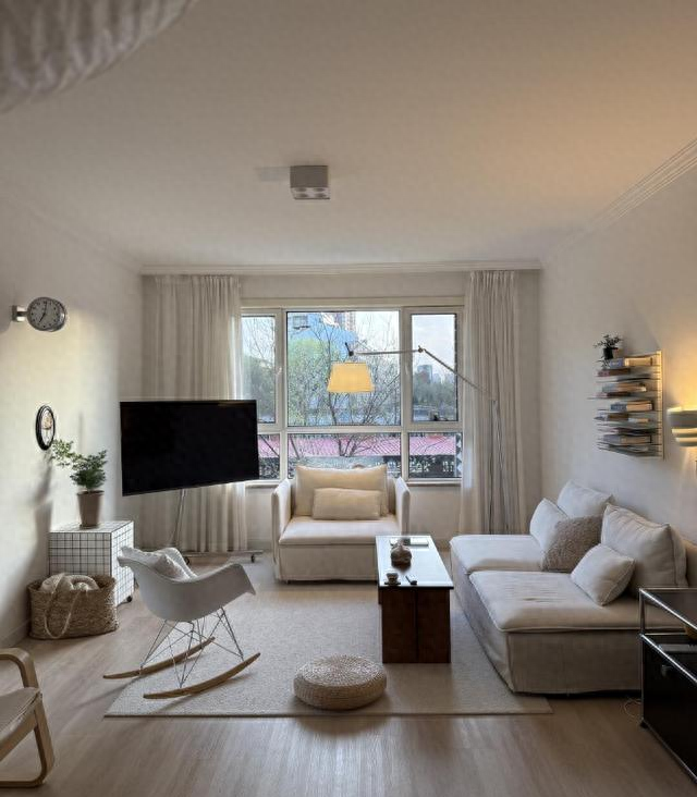 内蒙一户人家：因入住毛坯房而走红，花费一万，却把生活过成了诗