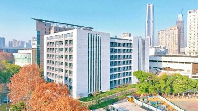 冲刺双一流！湖北大学，再发Cell！