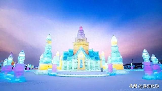冰雪奇境：在哈尔滨冰雪大世界触摸童话脉搏